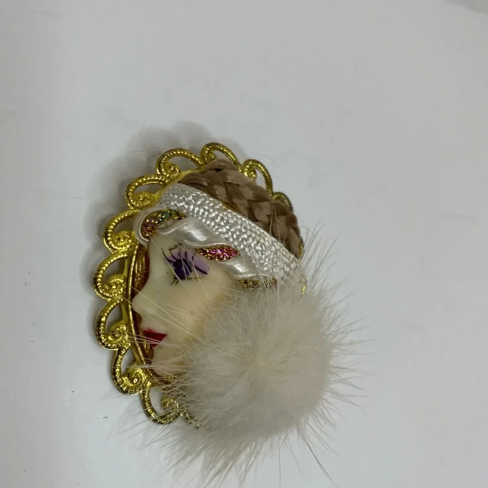 1980s Vintage Lady Brooch